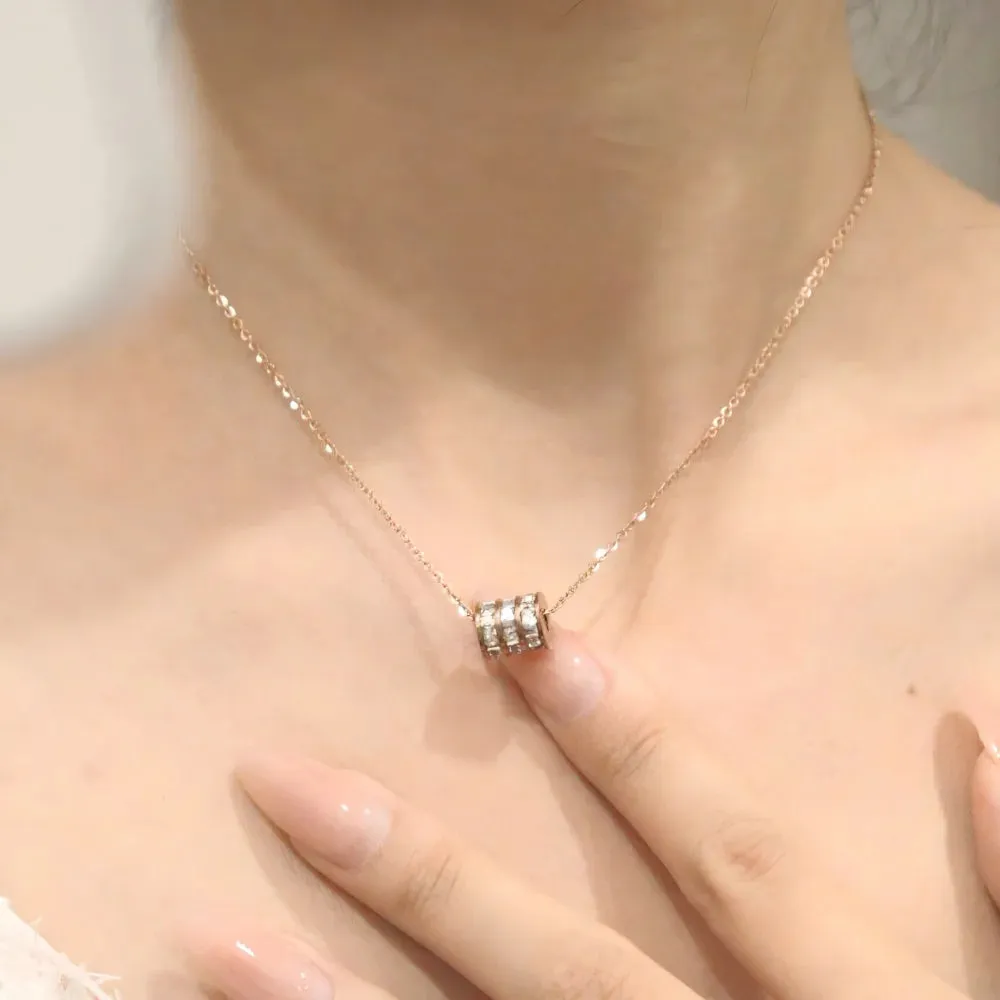 14K Gold Round Pendant Necklace