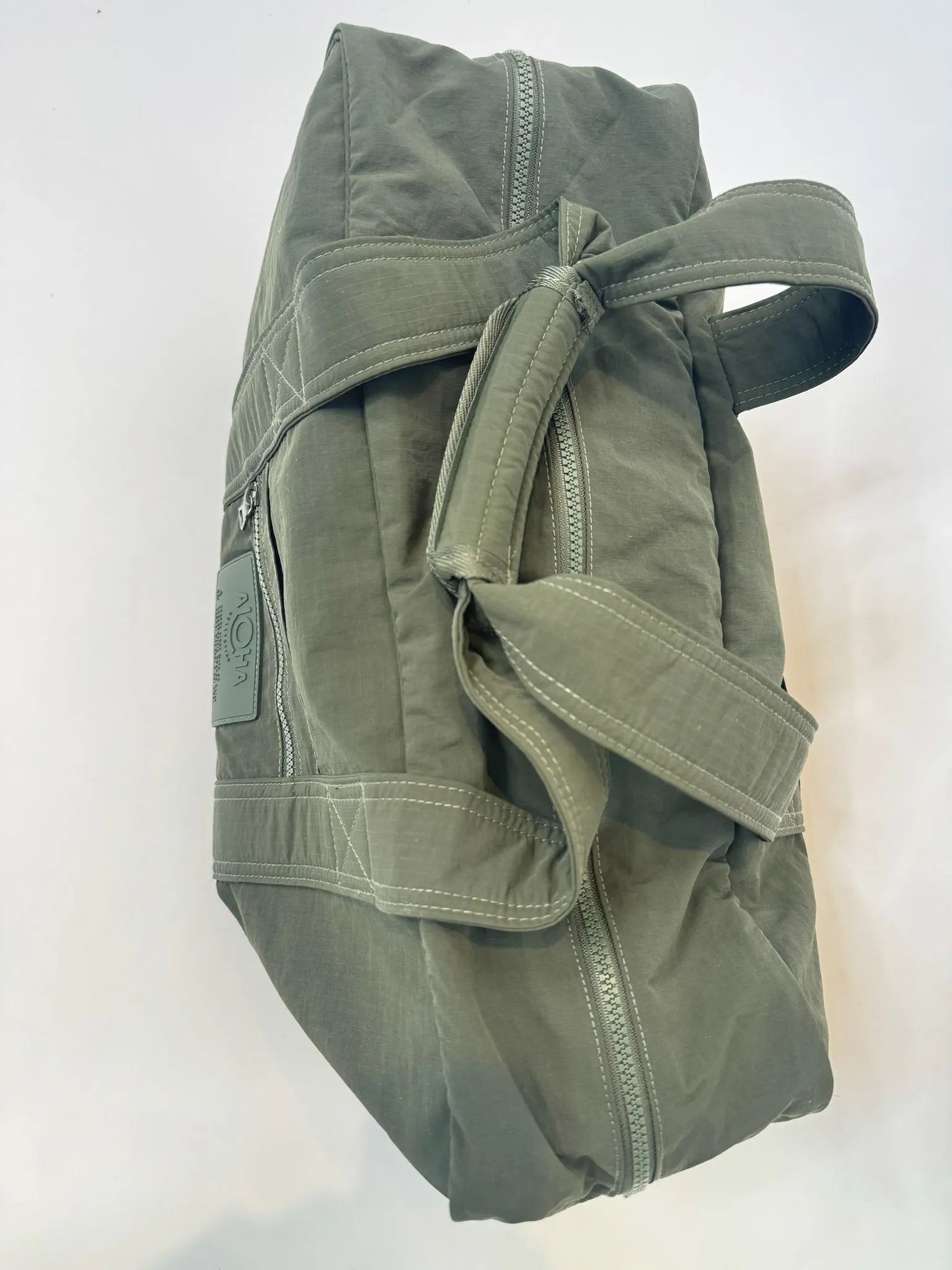 Aloha Monochrome Keep It Light Weekender