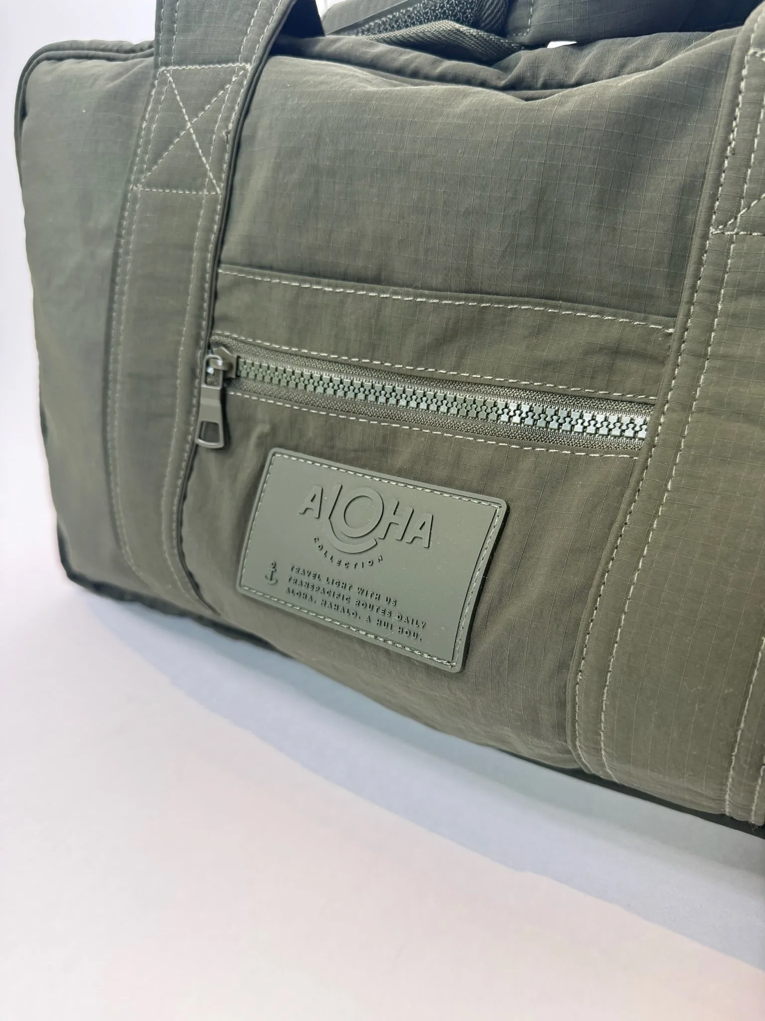 Aloha Monochrome Keep It Light Weekender