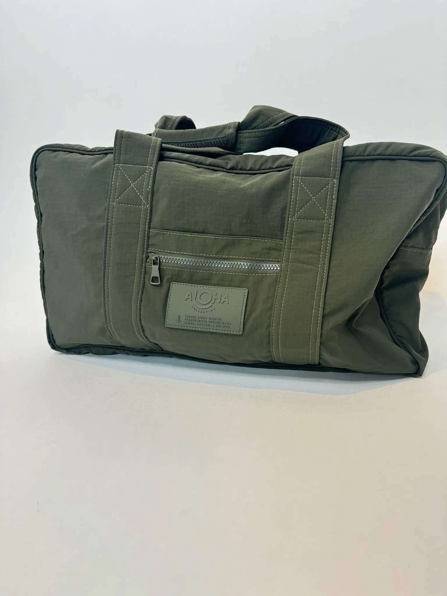 Aloha Monochrome Keep It Light Weekender