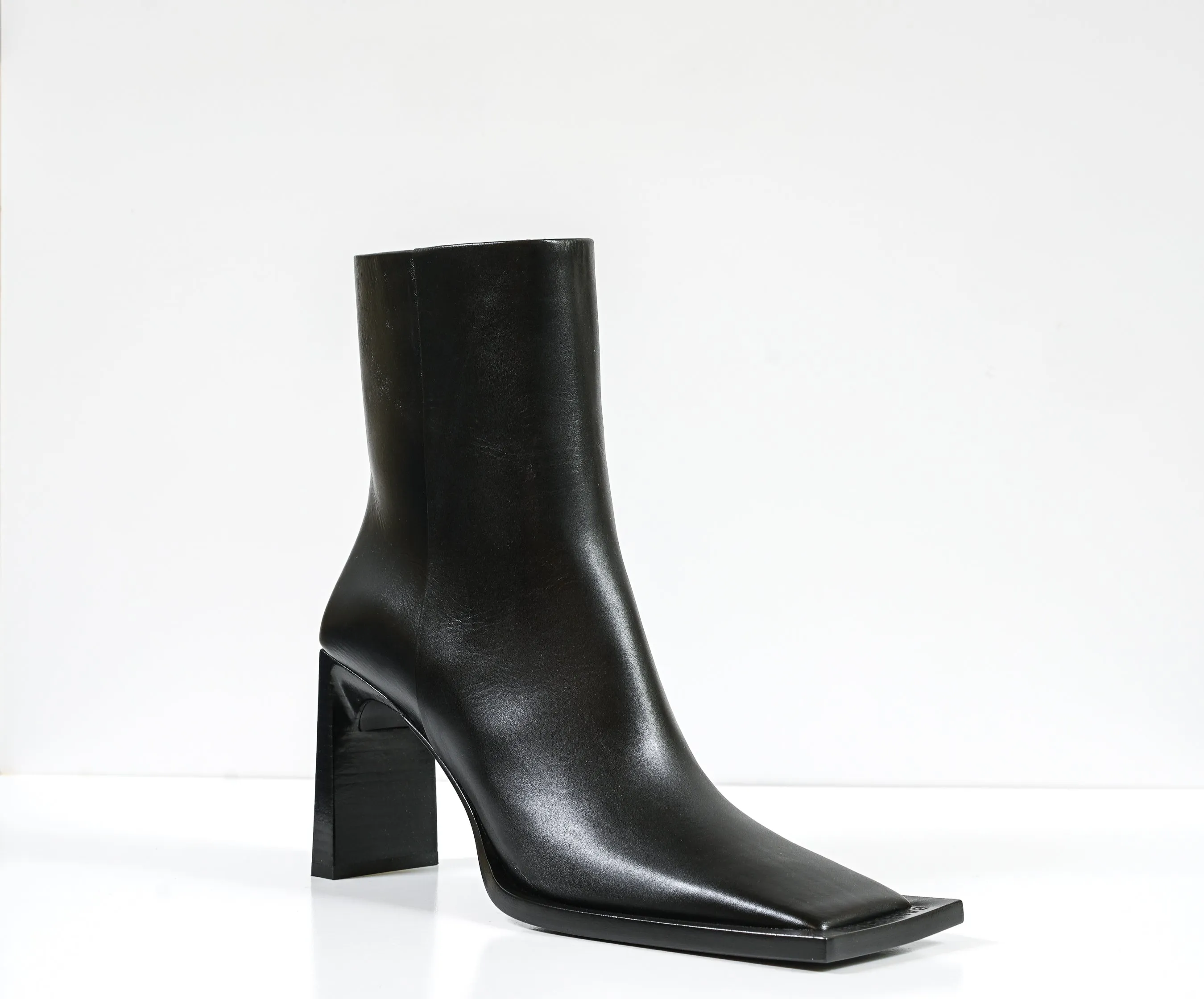 Balenciaga Women's Black Leather Smooth Flat Ankle Bootie 636632 - 37.5 Last Size