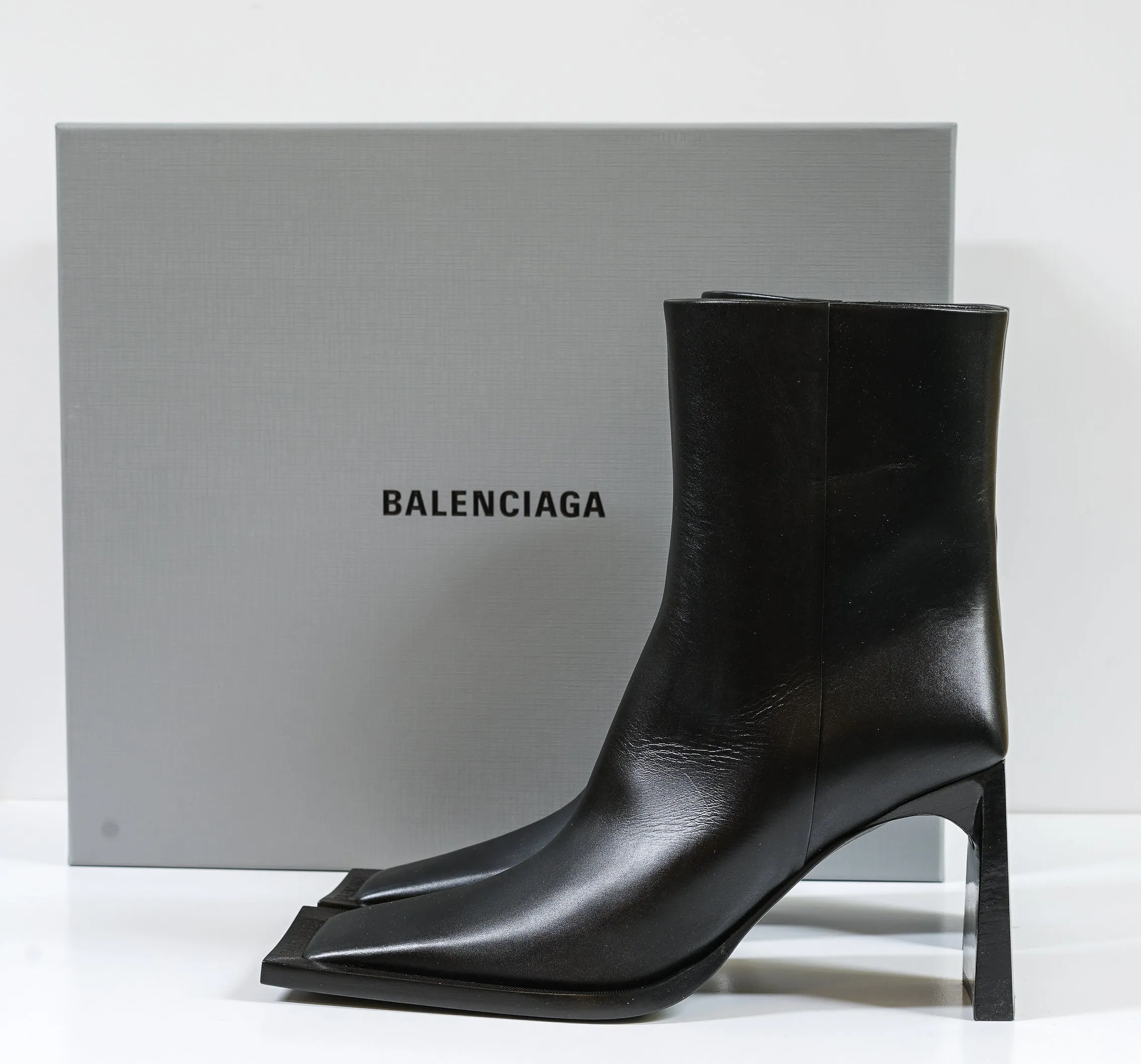 Balenciaga Women's Black Leather Smooth Flat Ankle Bootie 636632 - 37.5 Last Size