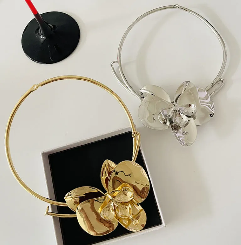 BerryBetty - THREE-DIMENSIONAL ORCHID CHOKER