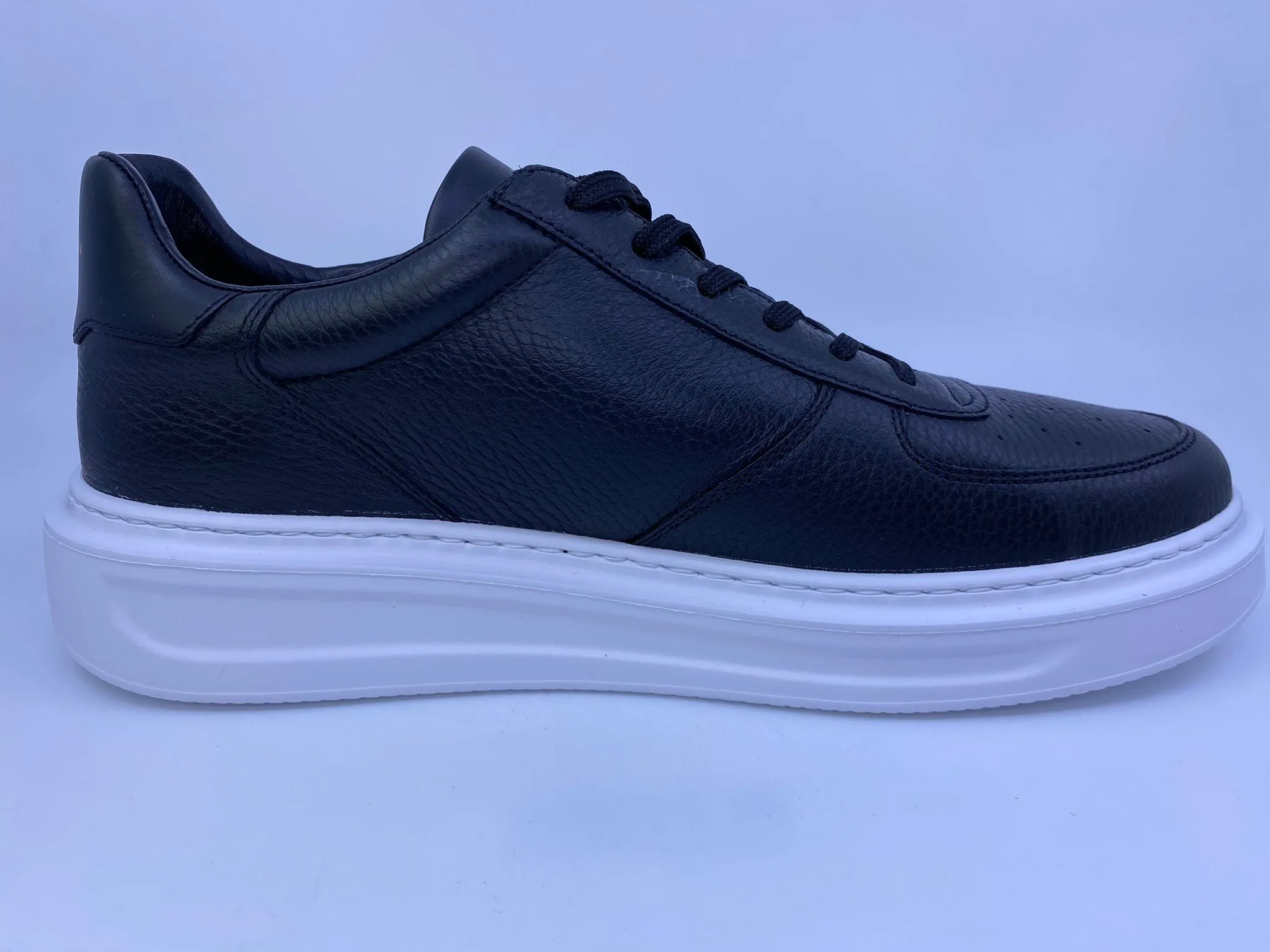 Beverly Hills Sneaker