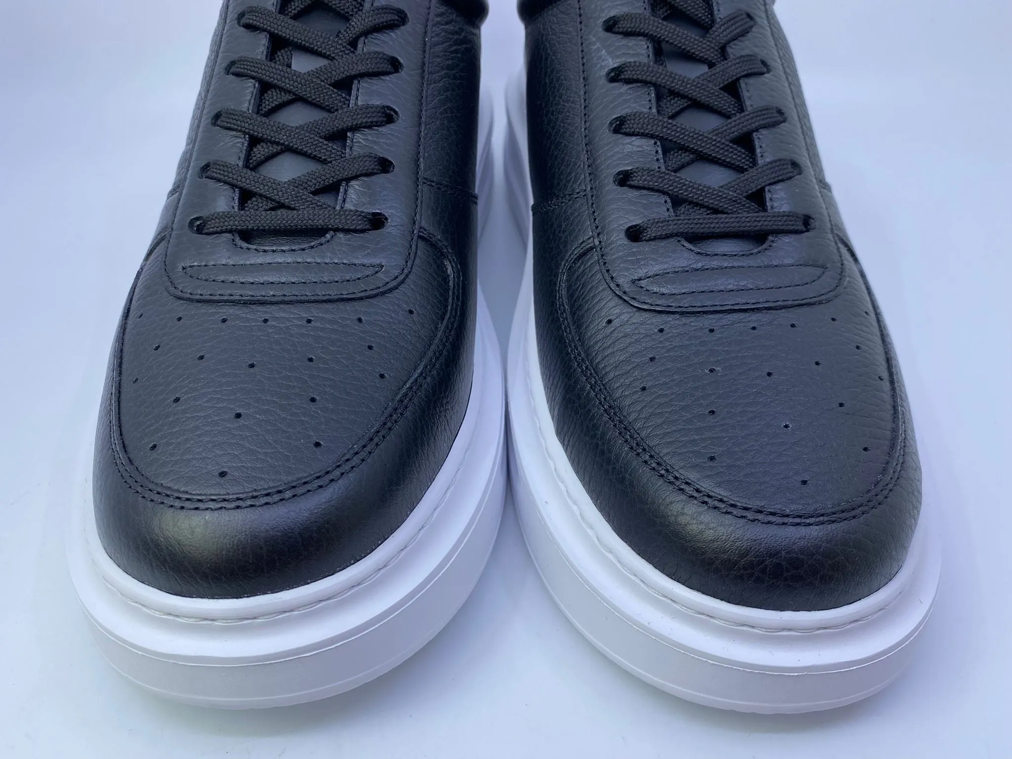 Beverly Hills Sneaker