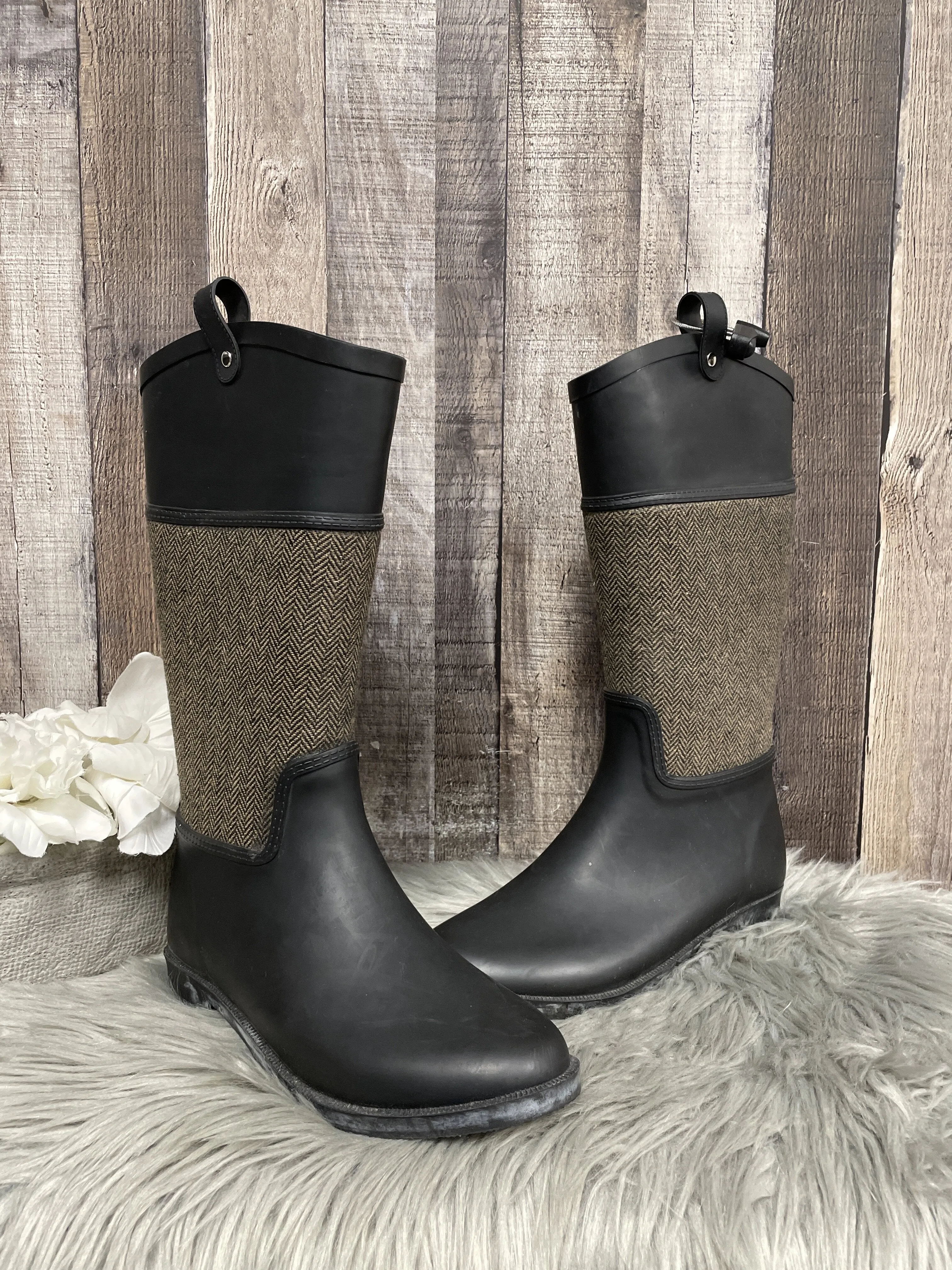 Boots Rain By Merona  Size: 7