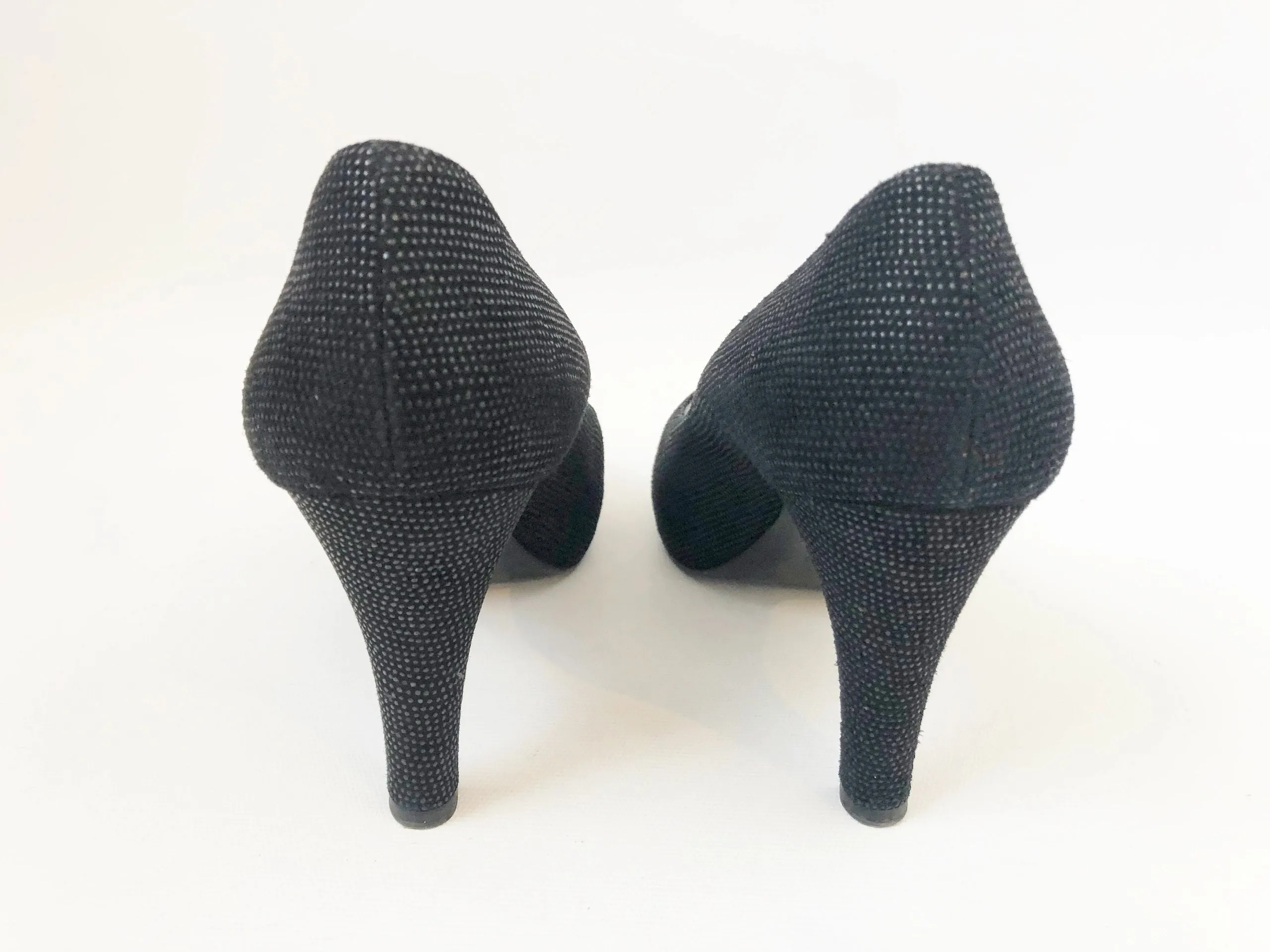 Chanel Cc Peep-Toe Pump Size 38 It (8 Us)