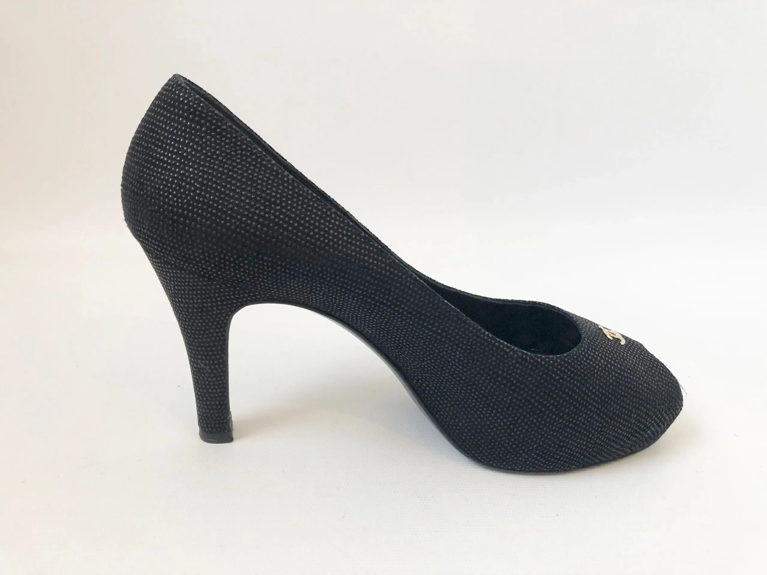 Chanel Cc Peep-Toe Pump Size 38 It (8 Us)
