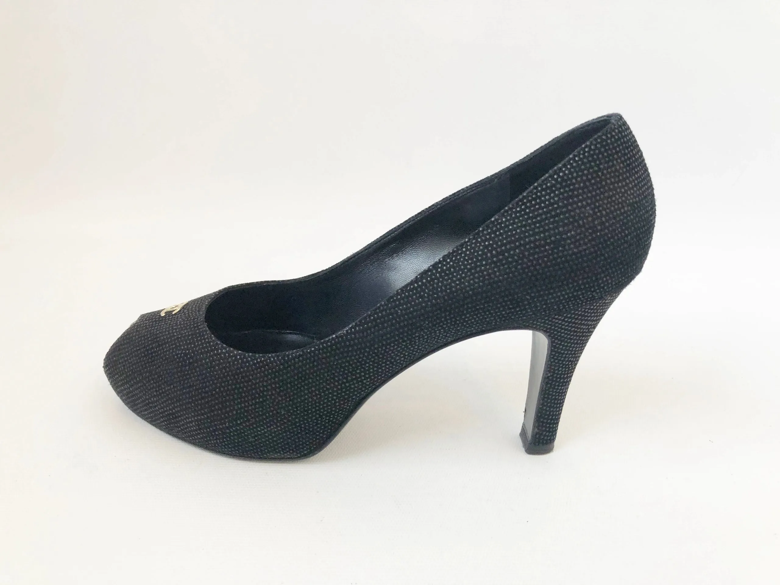 Chanel Cc Peep-Toe Pump Size 38 It (8 Us)