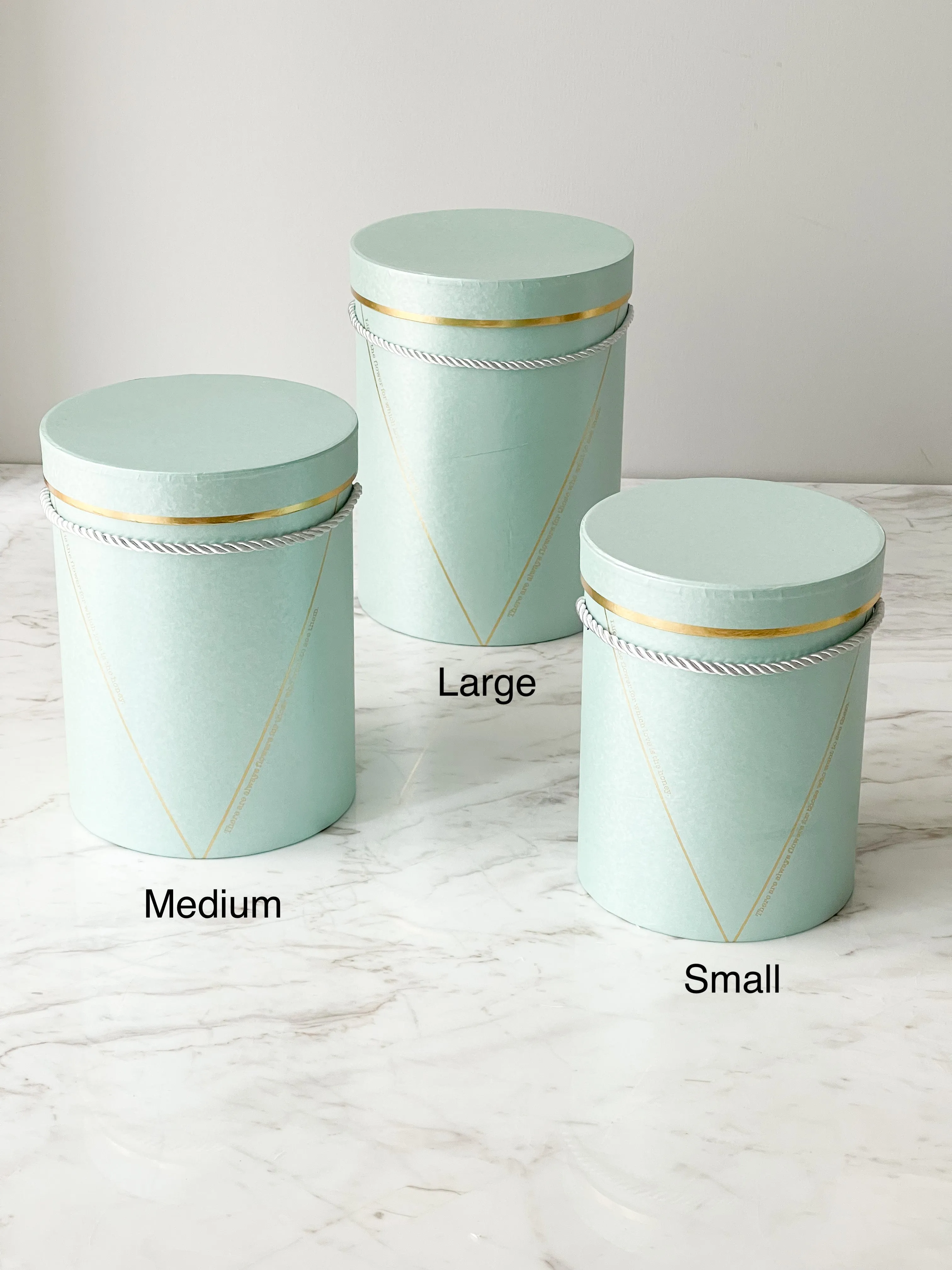 Colored Round Flower Box With Gold Lines