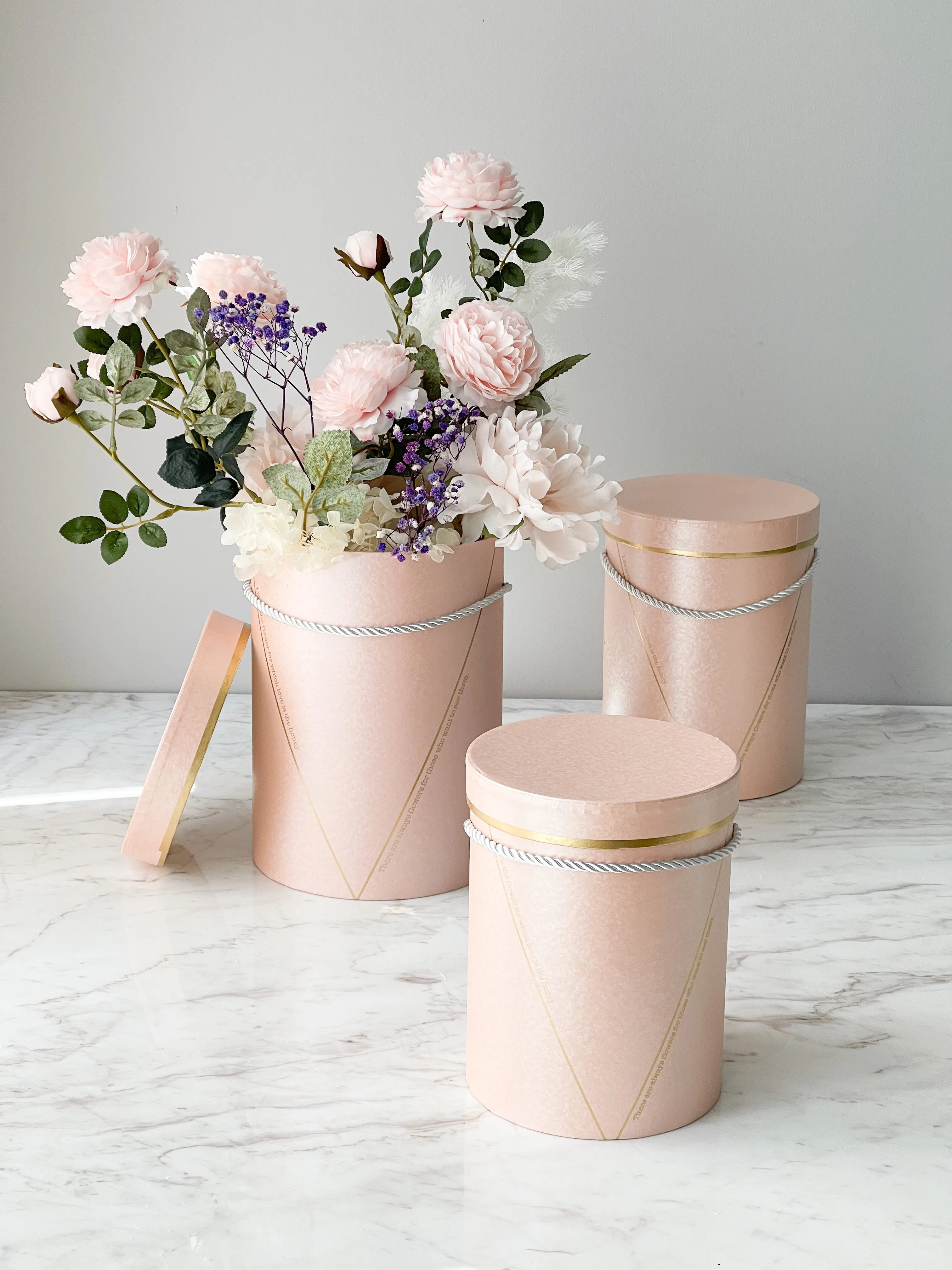 Colored Round Flower Box With Gold Lines