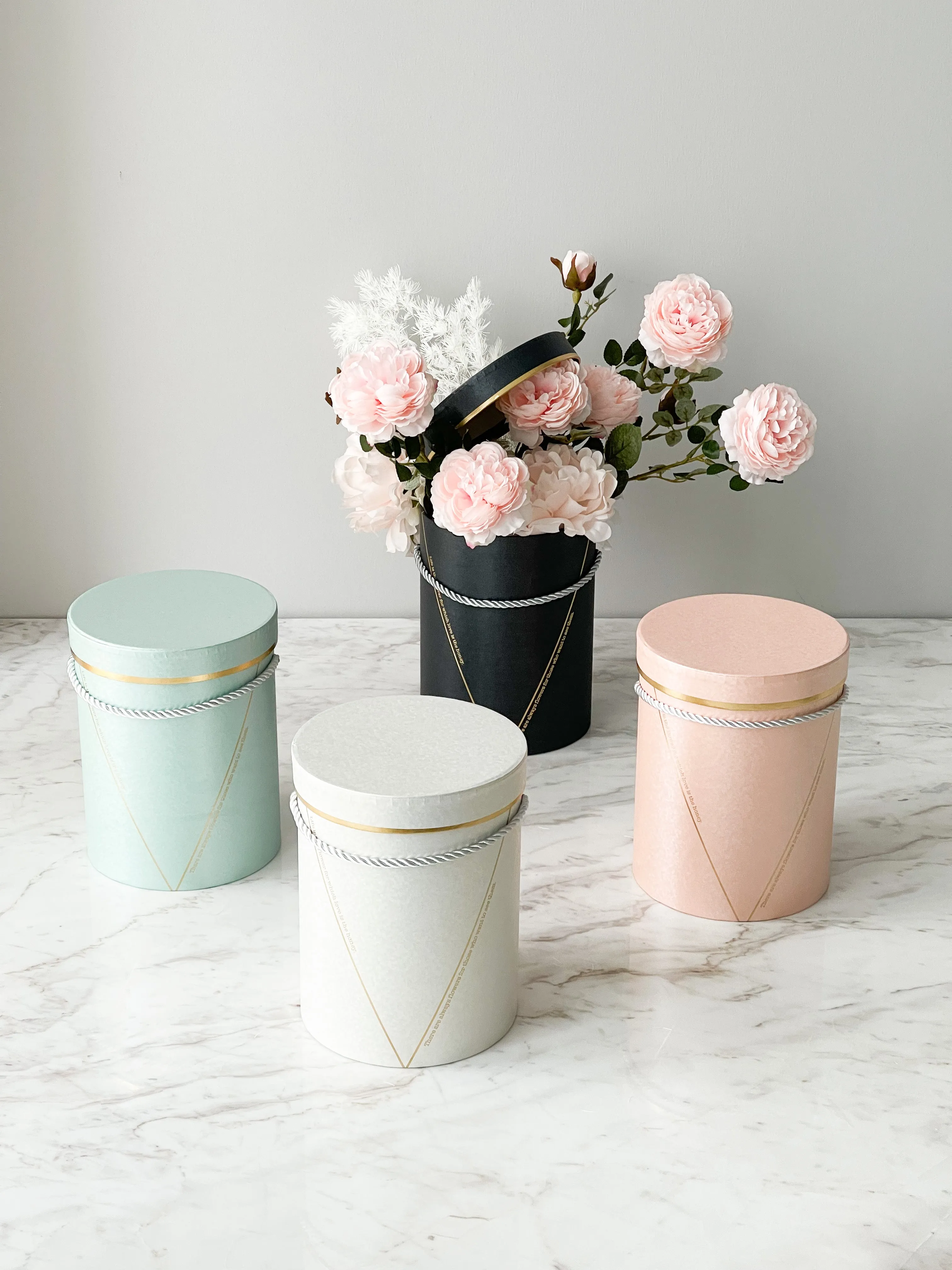 Colored Round Flower Box With Gold Lines