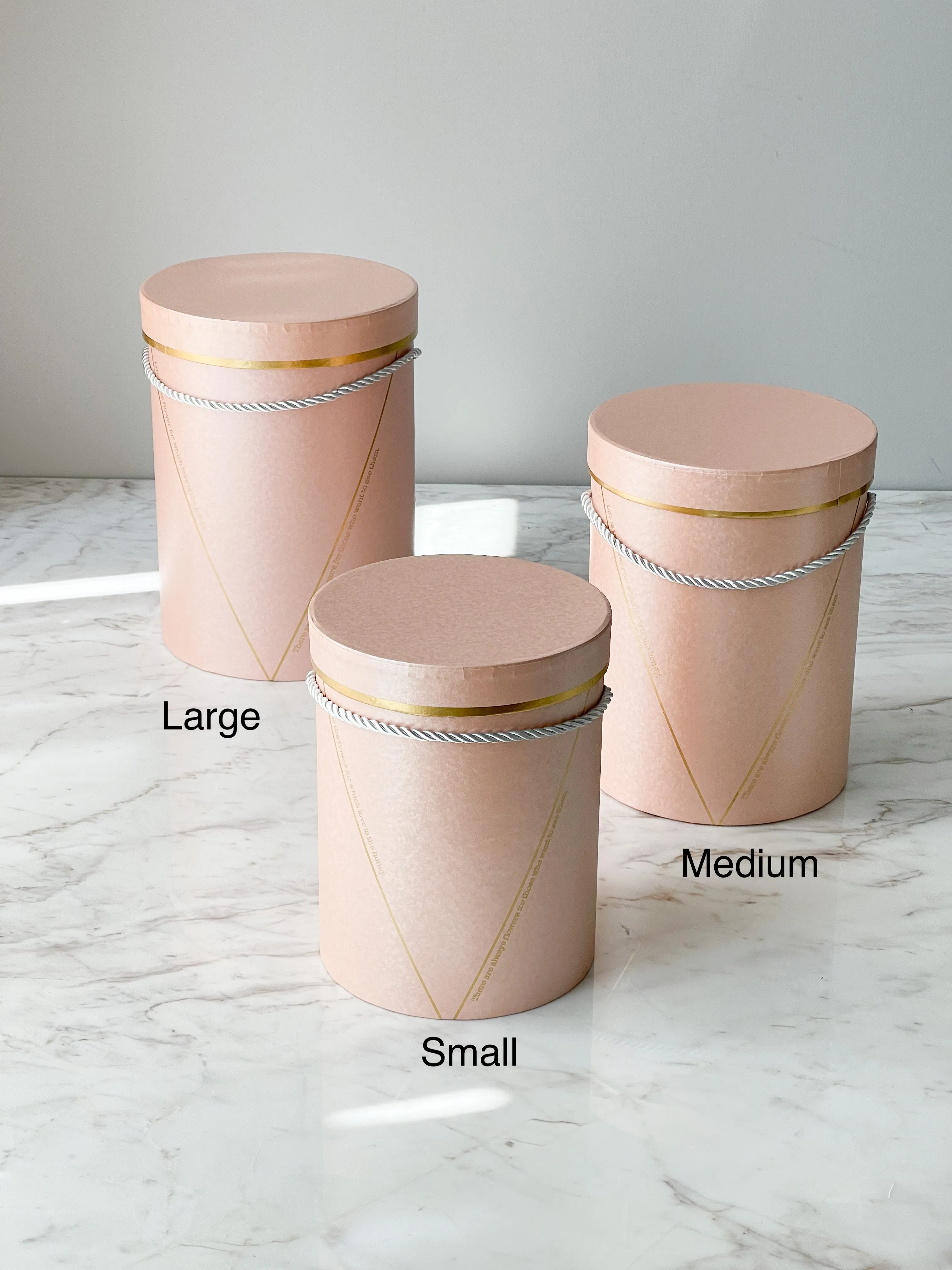 Colored Round Flower Box With Gold Lines