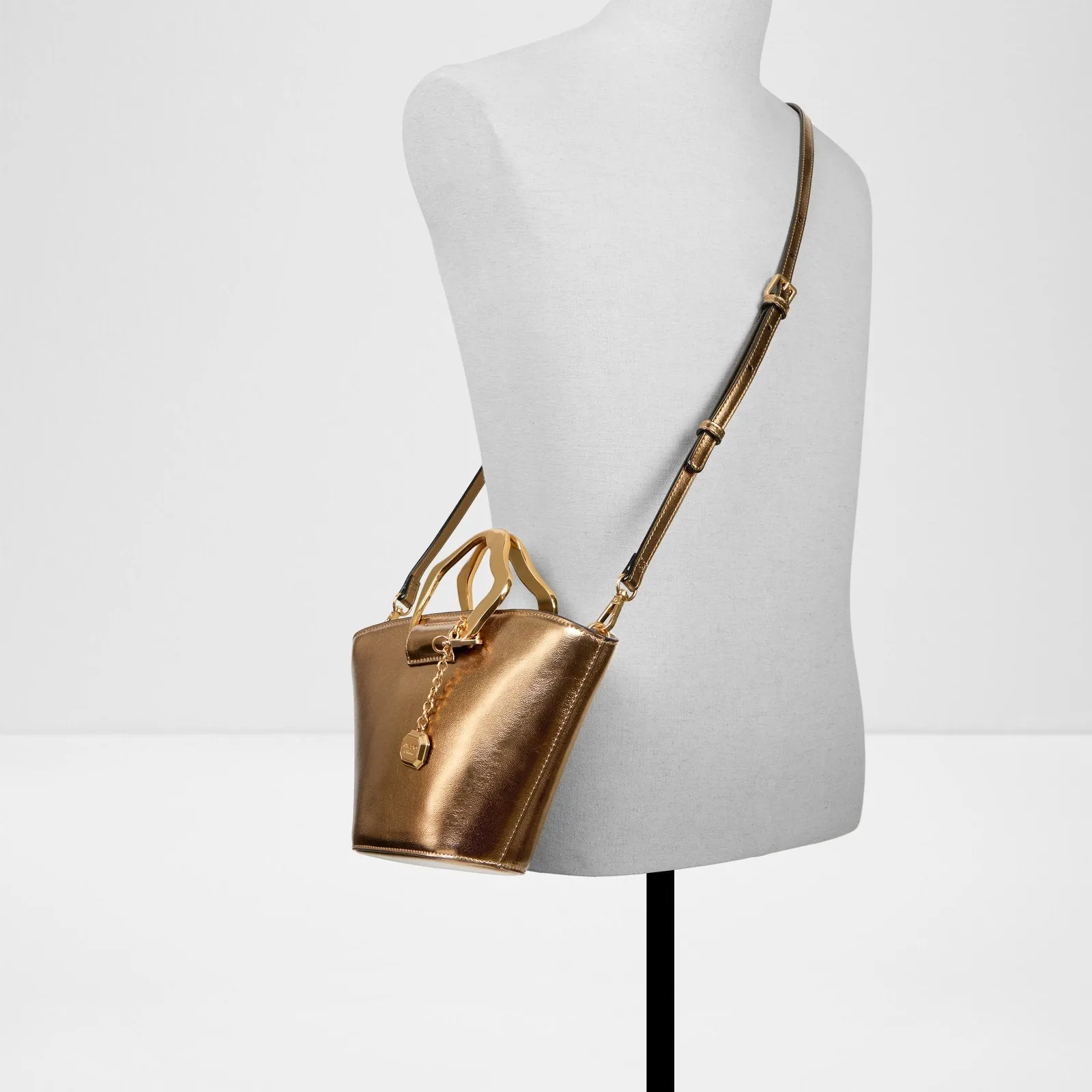 Goldenview / Satchel