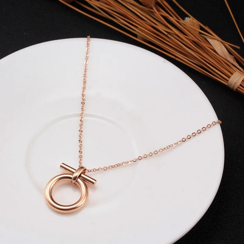 Horseshoe Pendant Necklace