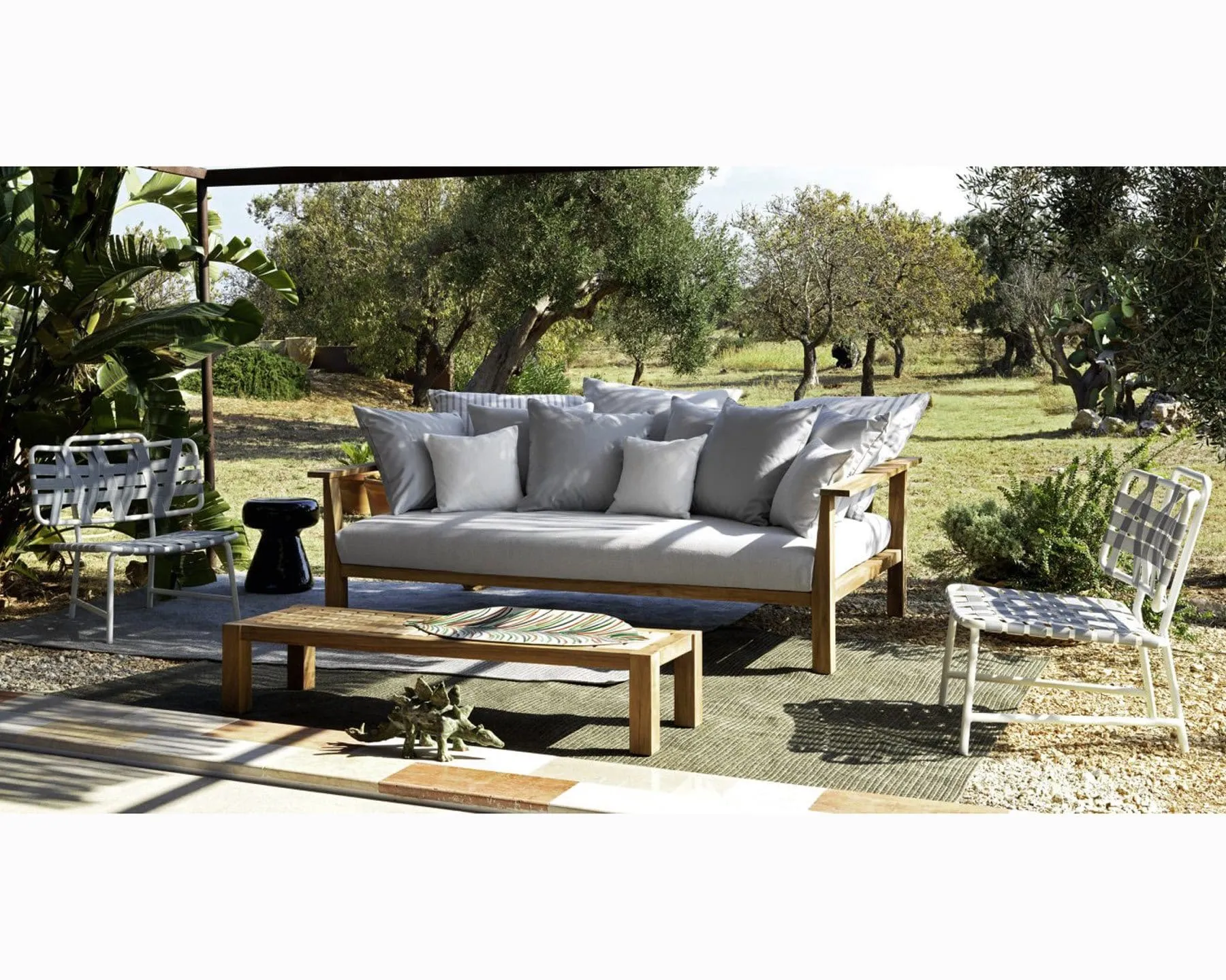 InOut 856 Lounge Chair