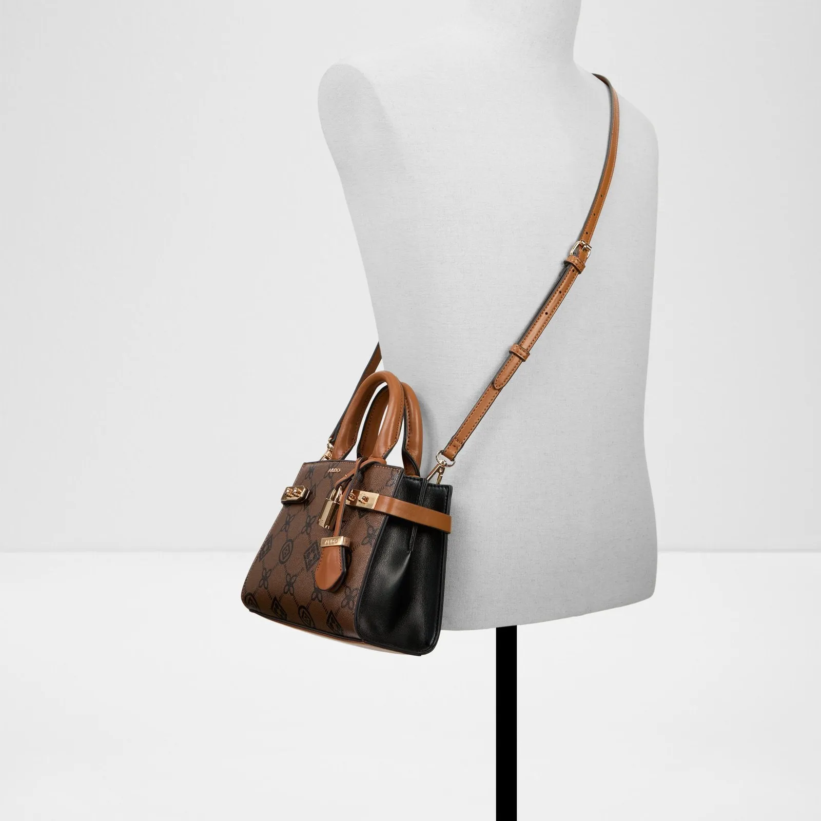 Lisbon / Satchel