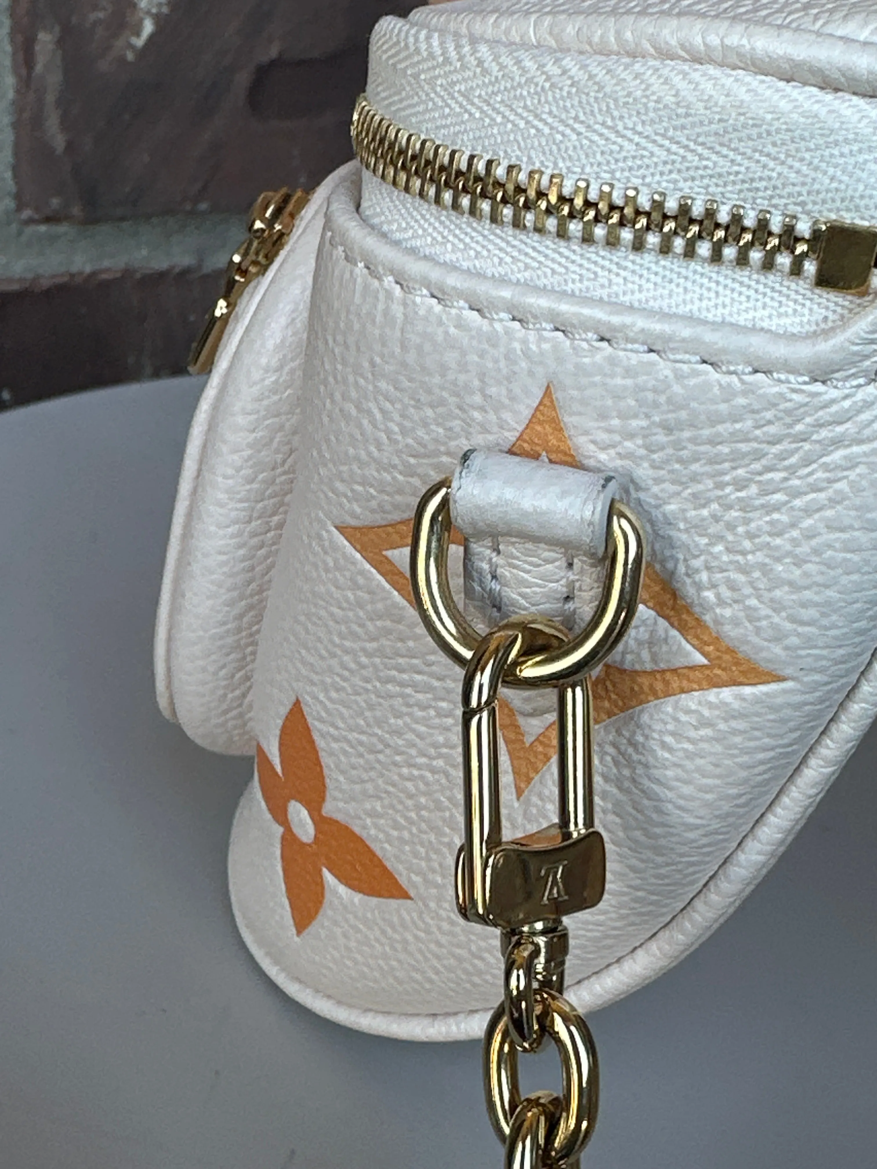 Louis Vuitton Bum Bag By The Pool Monogram Empreinte Giant Mini 70056