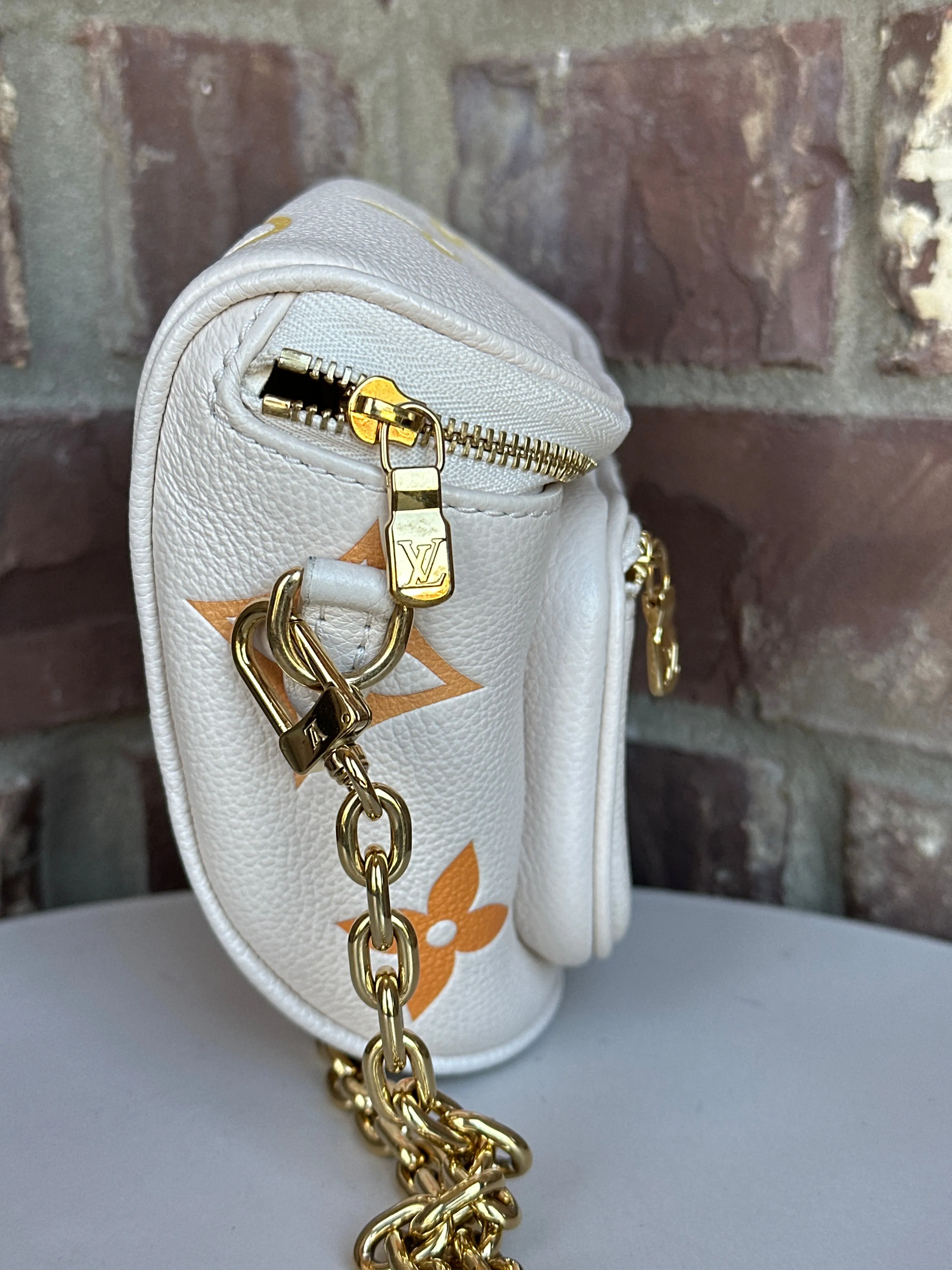 Louis Vuitton Bum Bag By The Pool Monogram Empreinte Giant Mini 70056