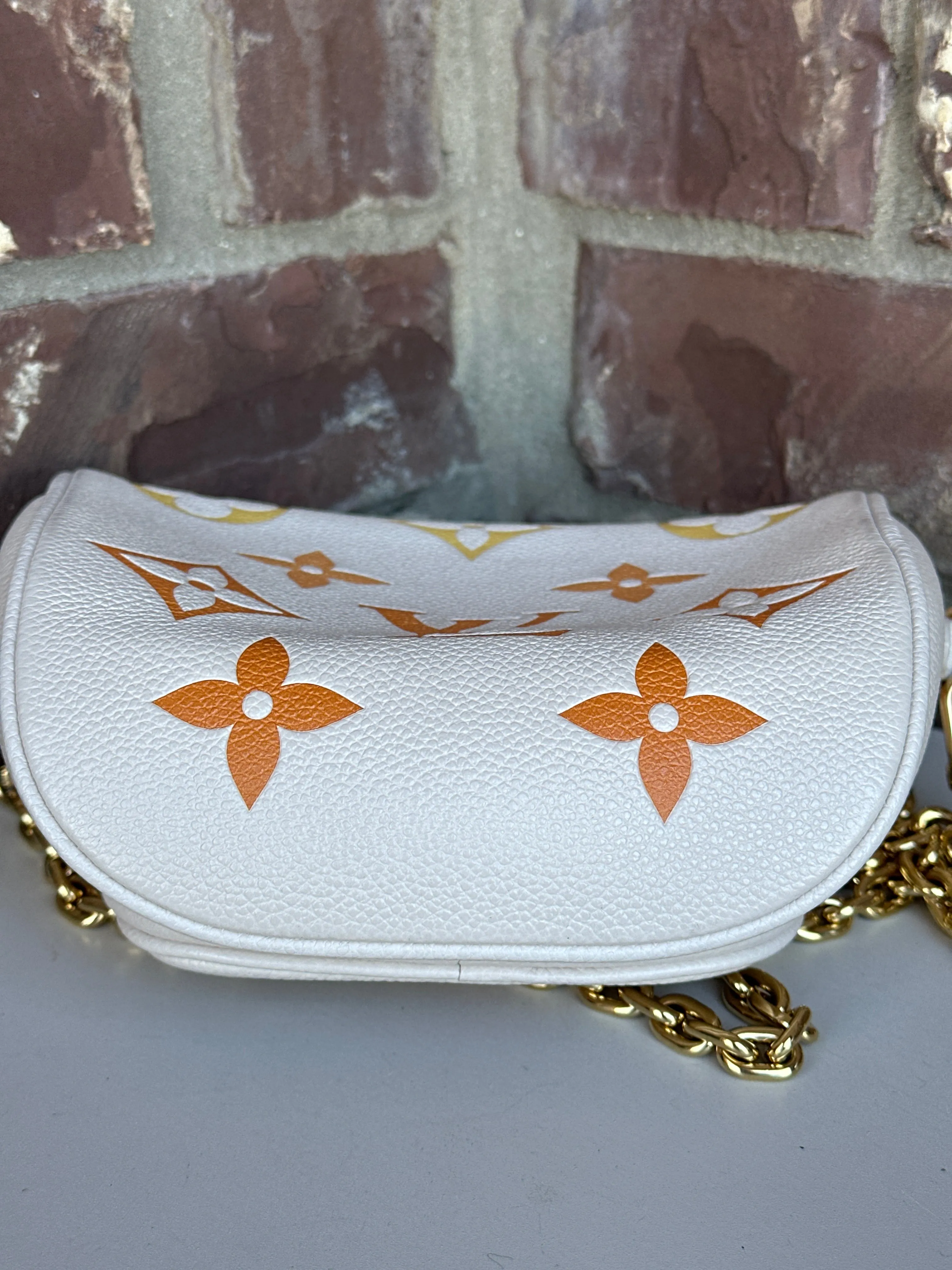 Louis Vuitton Bum Bag By The Pool Monogram Empreinte Giant Mini 70056