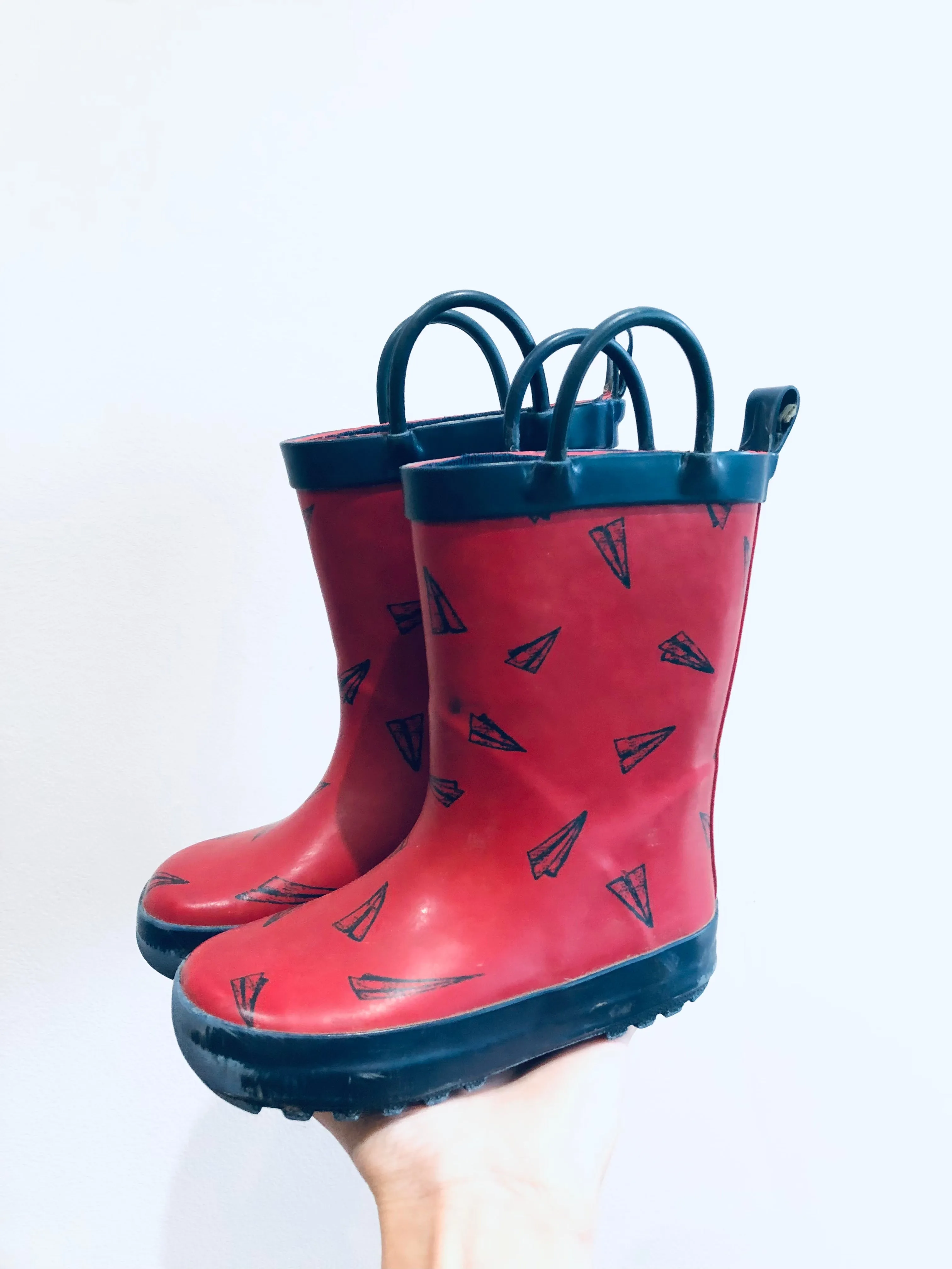 Paper Airplane Rain Boots // 7 Toddler