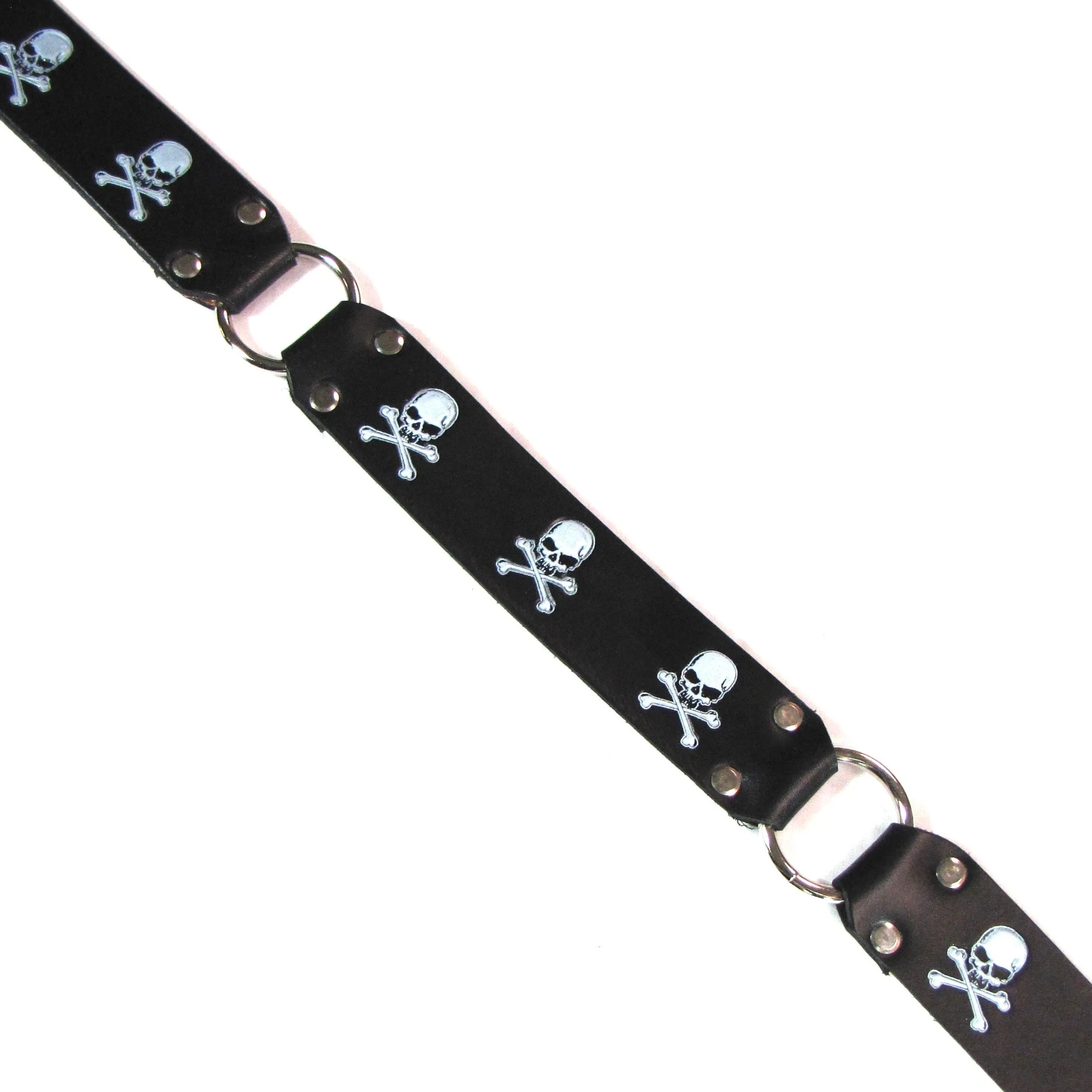 RB-283W  1 1/2" Ring Belt- White Skull and Crossbones