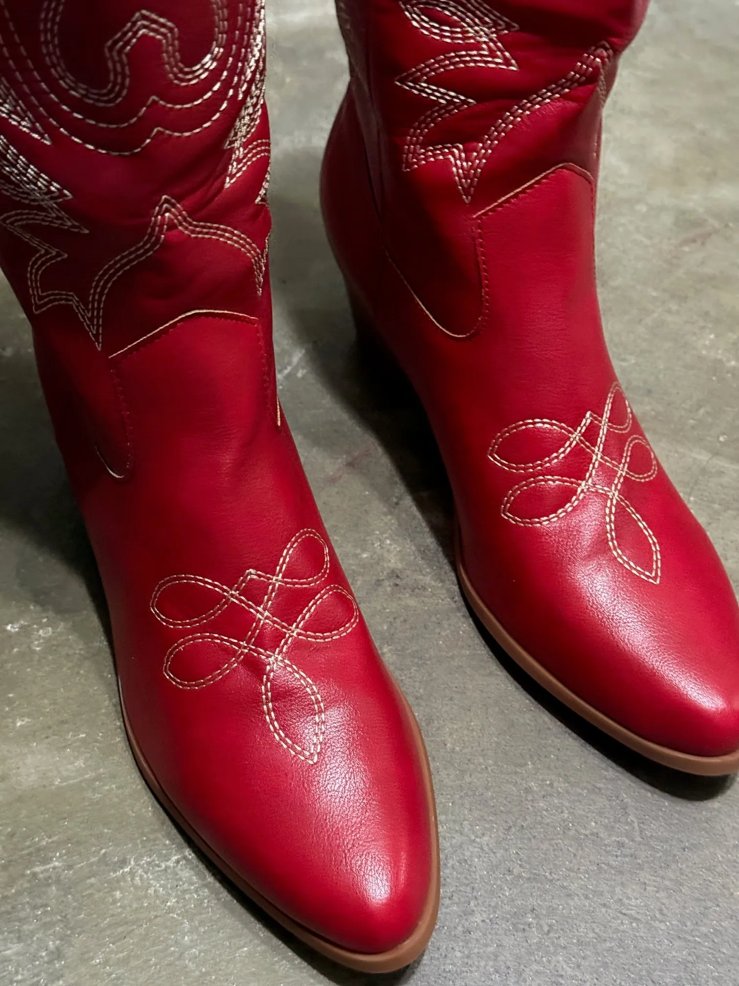 Rosanne Western CowGirl Faux Leather Boots in Red
