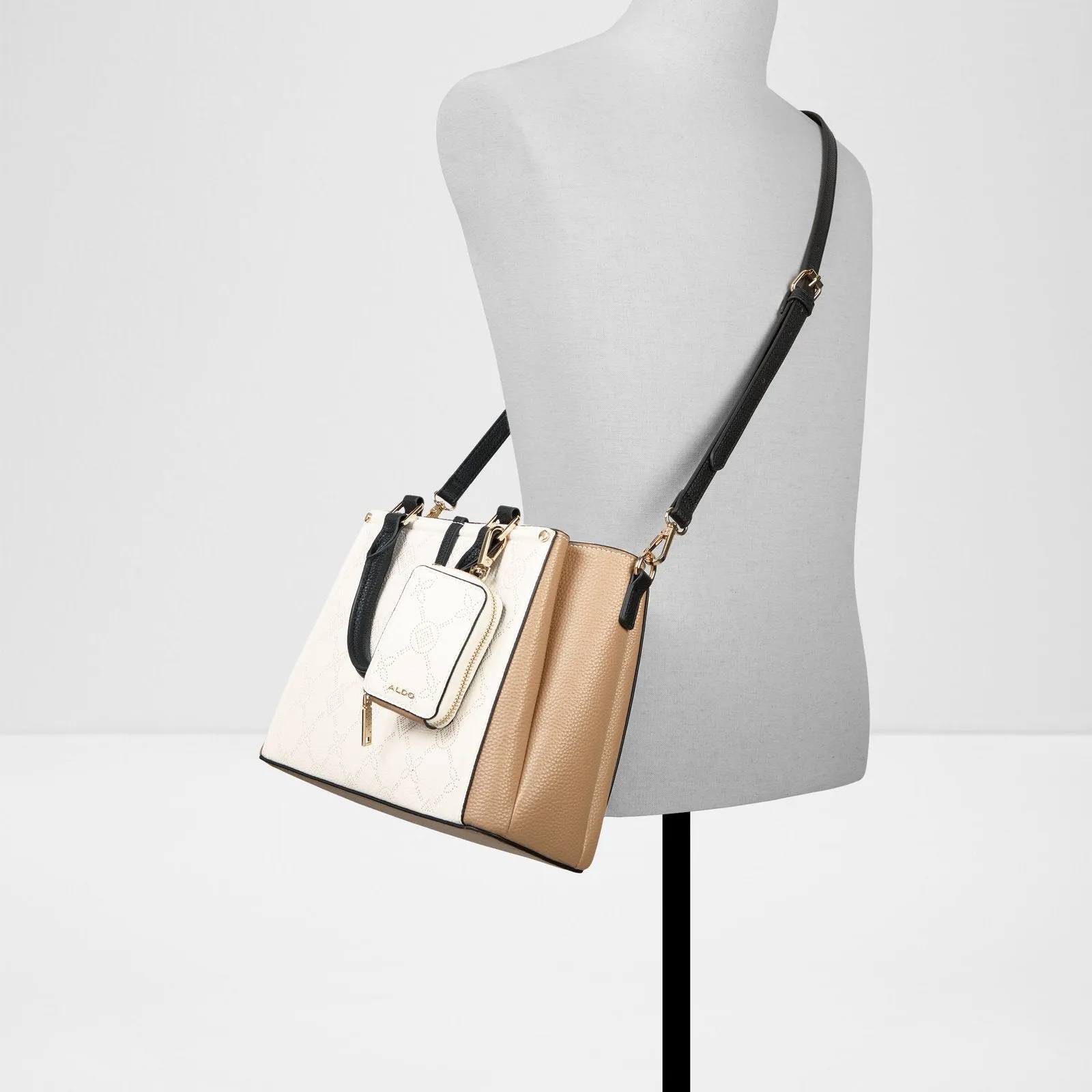 Salwah / Satchel
