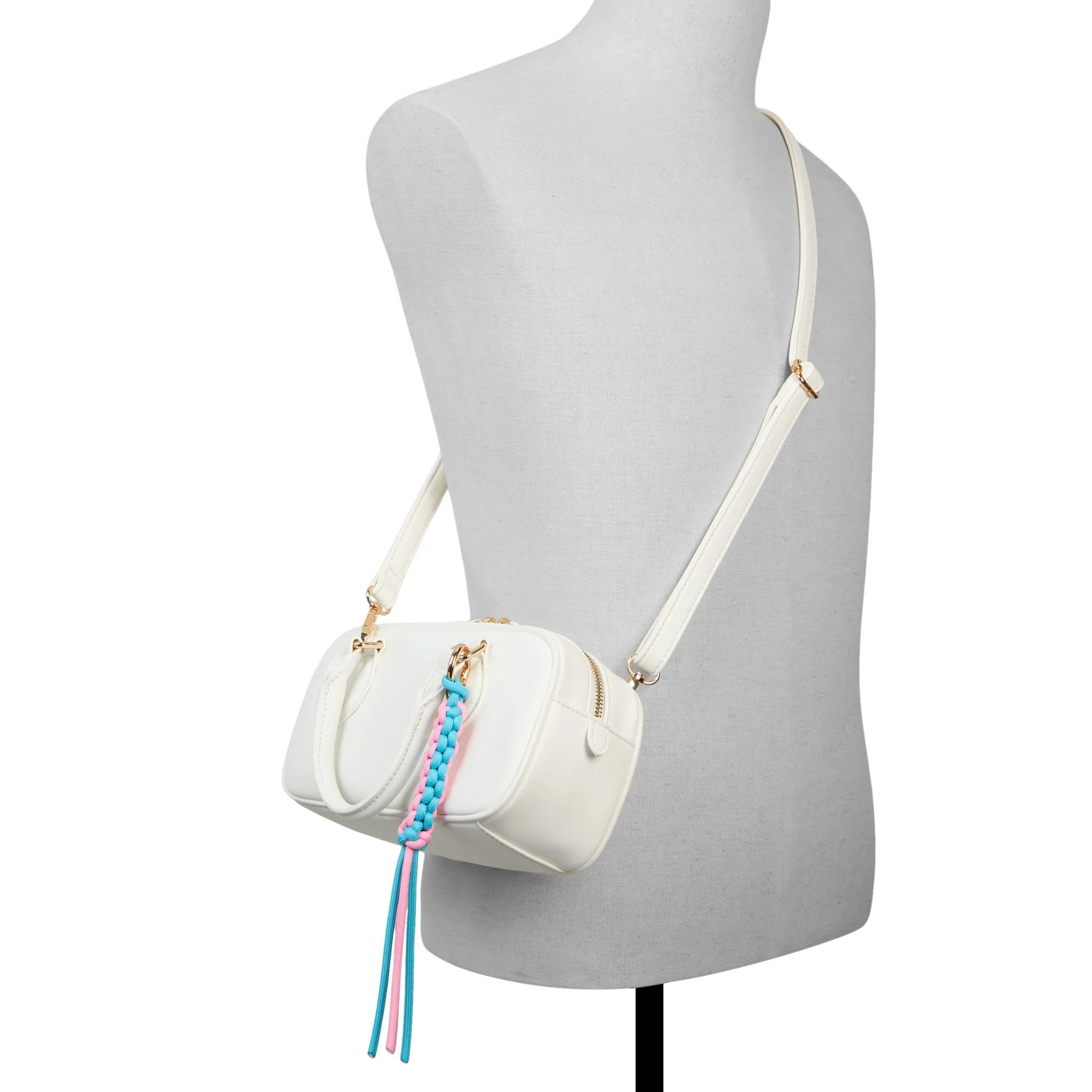 Sawyerr  /  Satchel