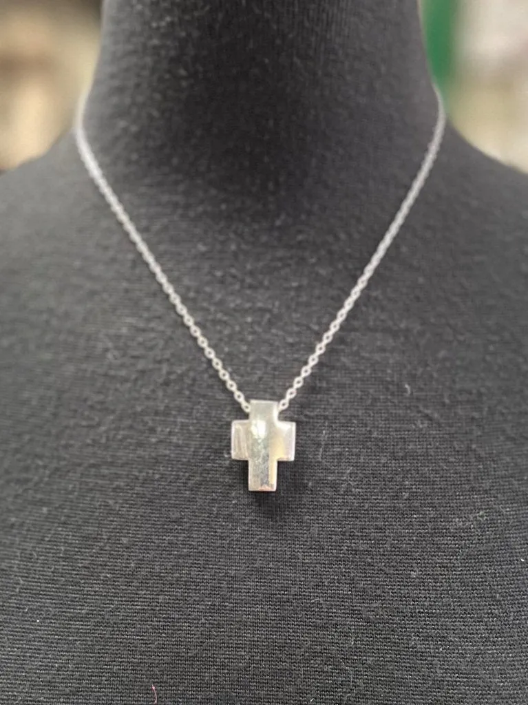 SILVER PENDANT NECKLACES