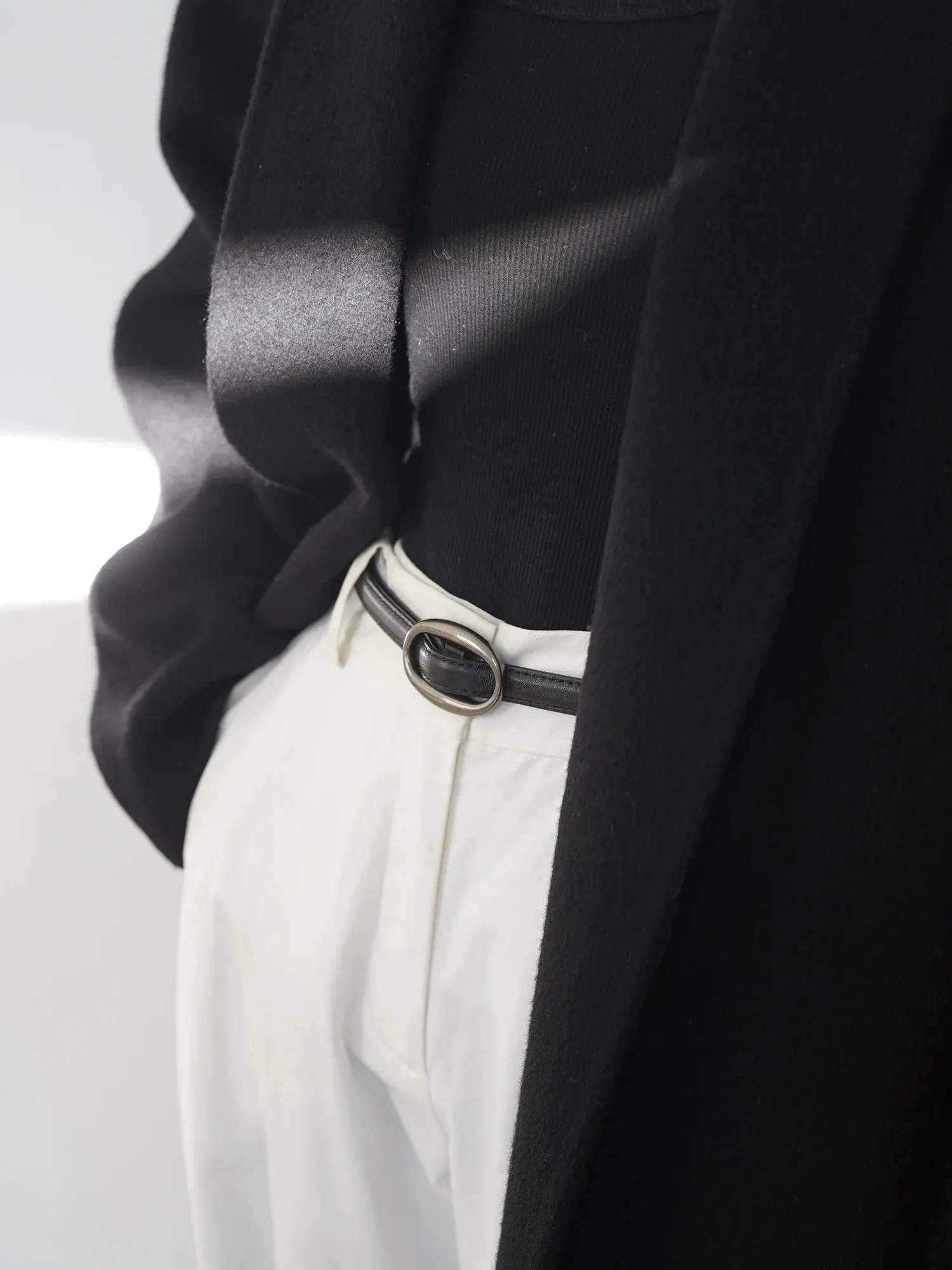 Slim Cowhide Oval Belt