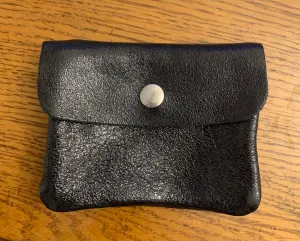Small leather purse in Metallic Black