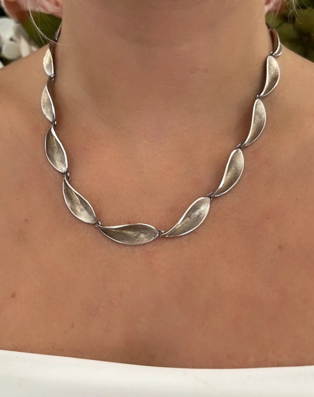Sterling Silver Shell Twist Choker Necklace