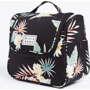 TRAVEL BEAUTY